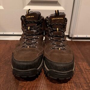 Sketchers Men’s Brown Hiking Boots